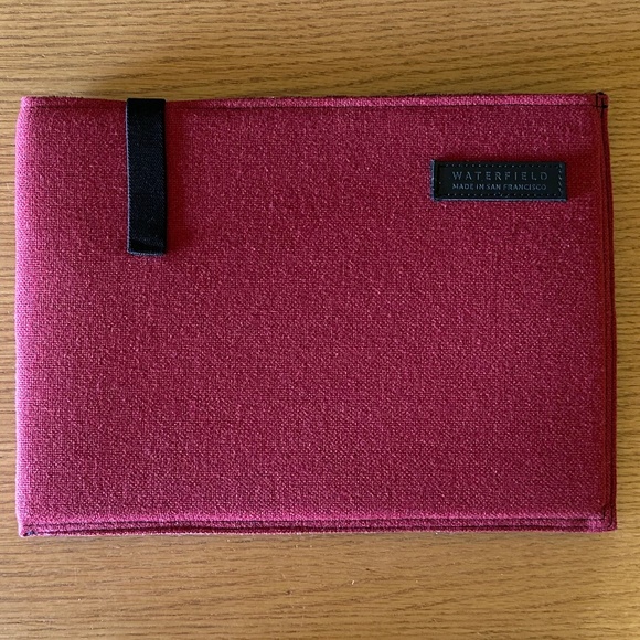 Waterfield Dash Sleeve for 13" Laptop - Picture 2 of 5